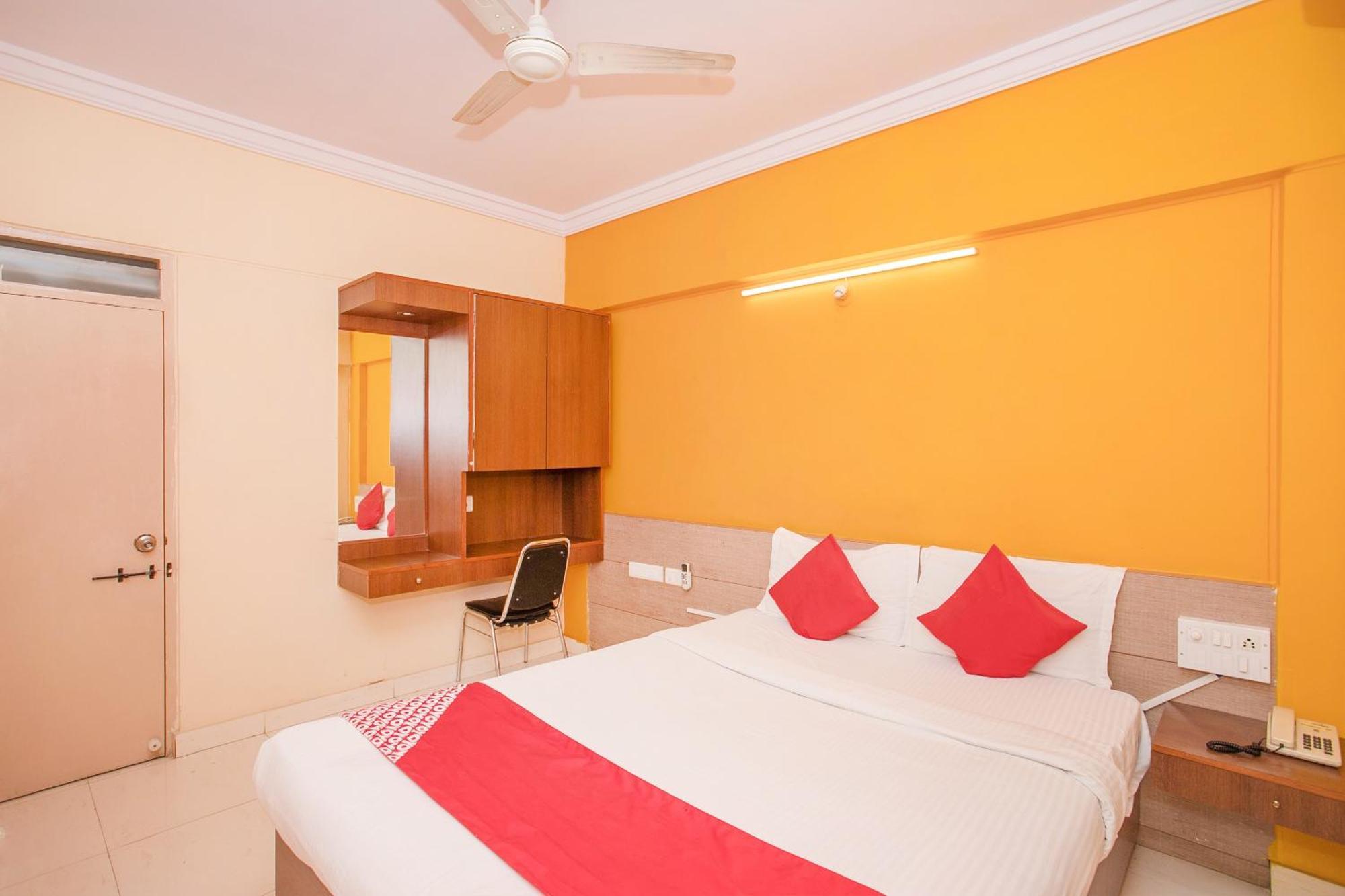 Hotel O Ujwal Residency Bangalore Esterno foto