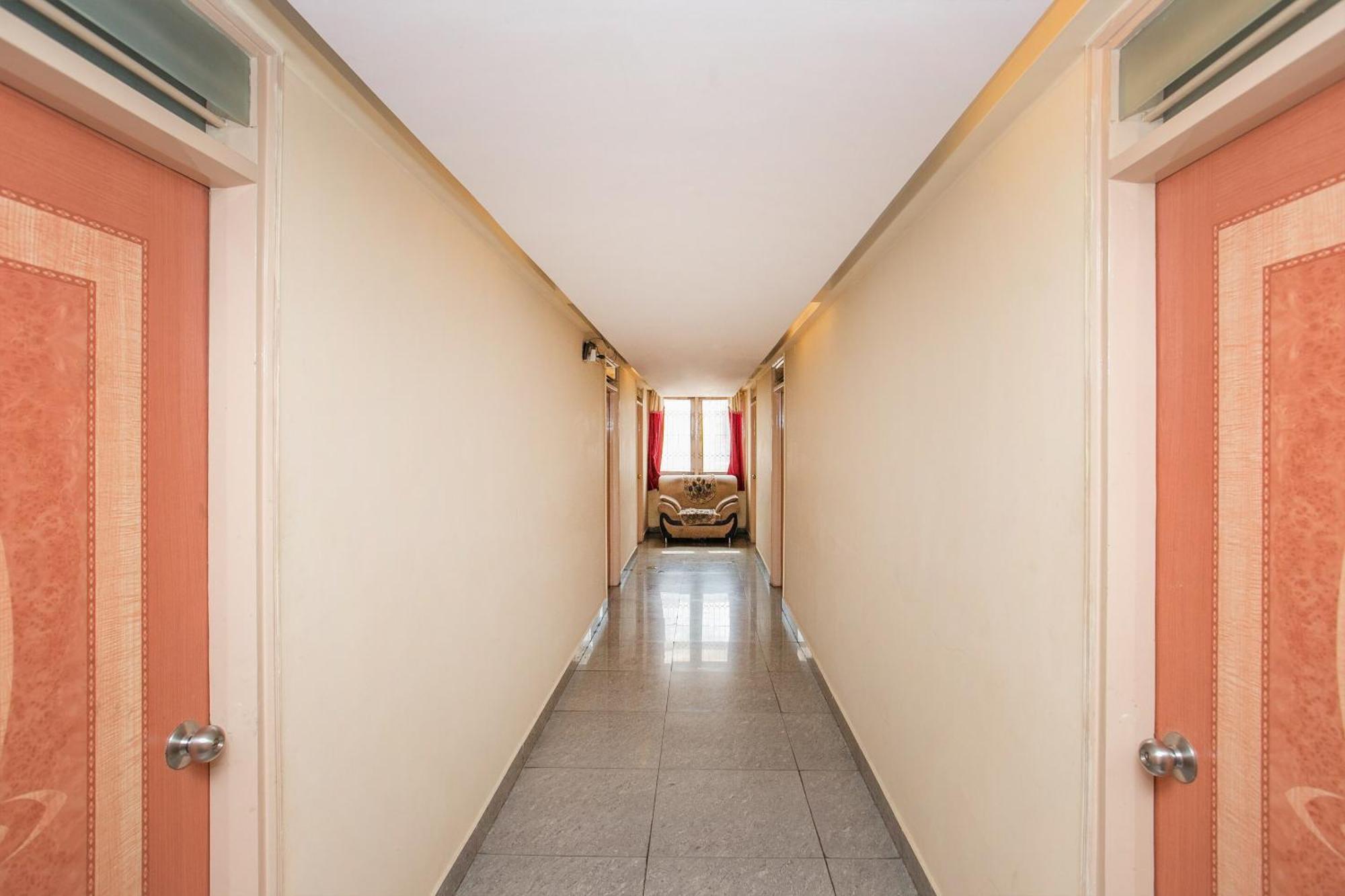 Hotel O Ujwal Residency Bangalore Esterno foto